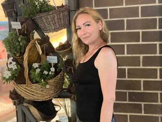 कामुक वीडियो चैट -Amelia---