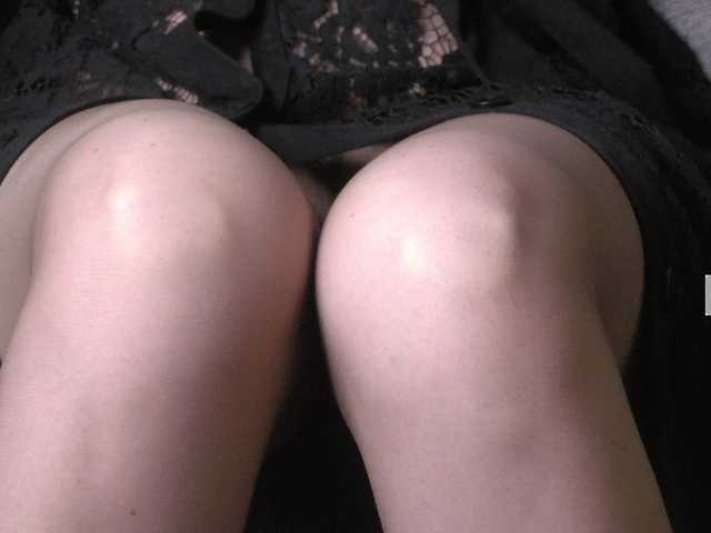 तस्वीरें 33mistress33 Serve at my silky legs. Pm 25. #pantyhose#heels#humiliation#feet#strapon#joi#cei#sph#cbt#edge#sissy#feminization##chastity#cuckold