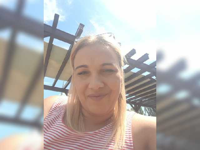 प्रसारण स्क्रीनशॉट AbbyBones