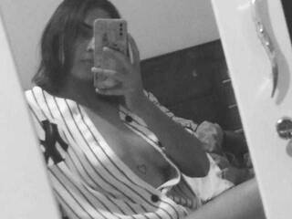 कामुक वीडियो चैट adara-orson