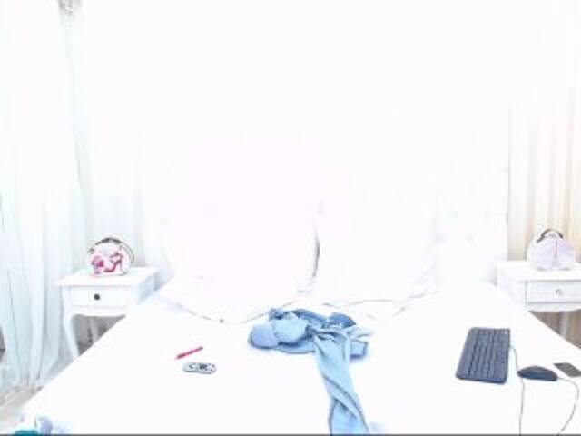 प्रसारण स्क्रीनशॉट AdellaydeTay