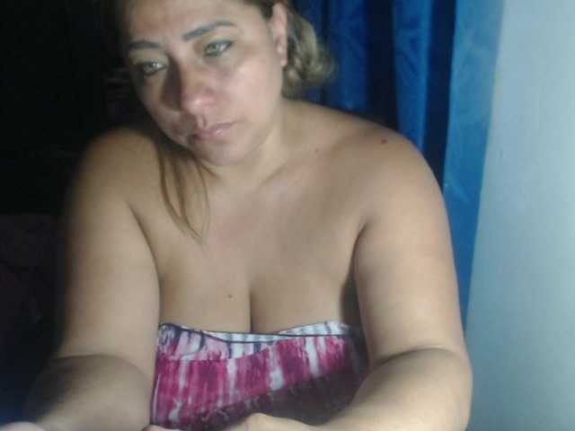 प्रसारण स्क्रीनशॉट adrianamilf44