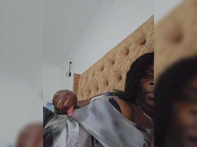 प्रसारण स्क्रीनशॉट AfricanShyQueen1