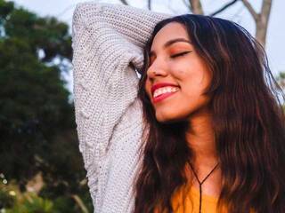 कामुक वीडियो चैट afroditagods