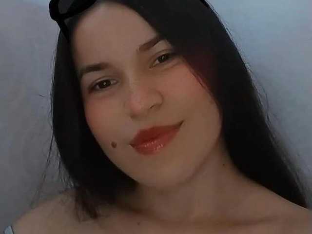 प्रोफ़ाइल की तस्वीर aishaclauss