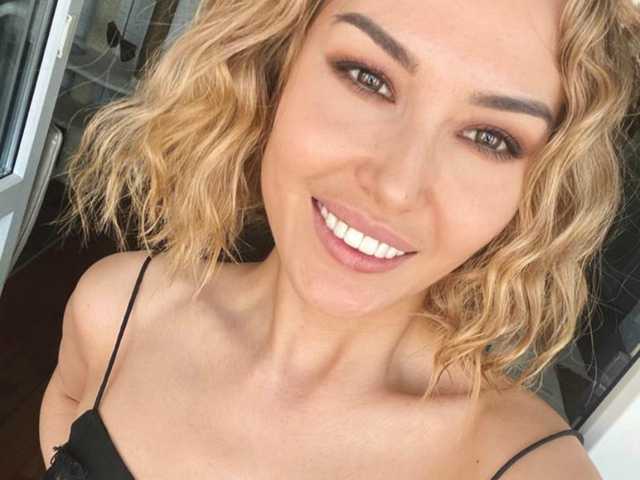 प्रोफ़ाइल की तस्वीर AishaMoon