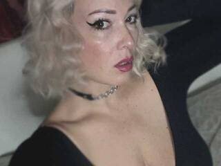 कामुक वीडियो चैट Aladeya