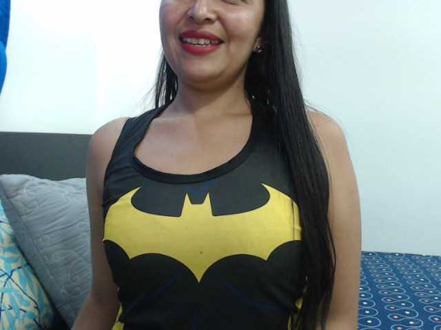 तस्वीरें ALAINAXXX I am an outgoing girl a bit naughty in my pvt shows I squirt, cum, milk show and I indulge all your fantasies