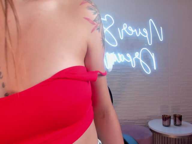 तस्वीरें AleCorleone Kiss me, touch me, make me yours, let's be one!♥♥@alessia_corleonemodel♥Goal: Deepthroat ♥ @remain