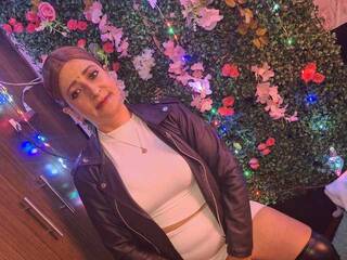 कामुक वीडियो चैट AlessadraJones