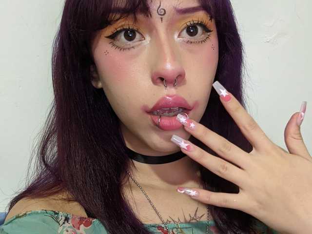 प्रोफ़ाइल की तस्वीर AlexaFoxy18