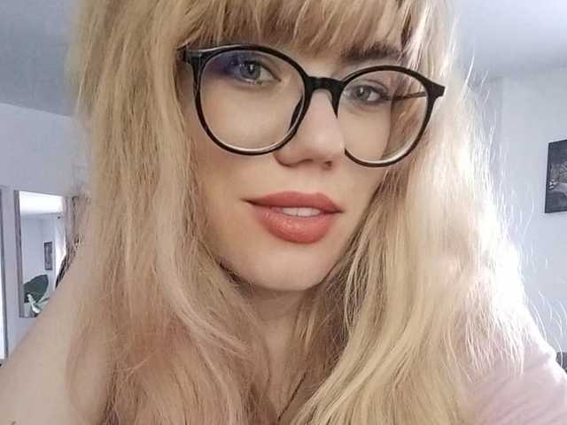 प्रोफ़ाइल की तस्वीर Alexxxa35