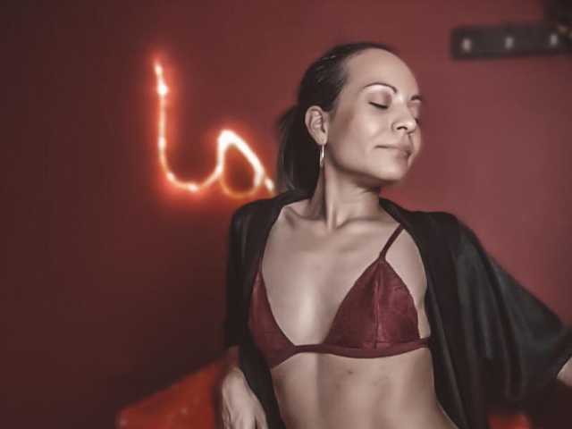 प्रोफ़ाइल की तस्वीर AlmaHotMilf