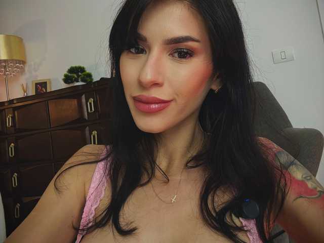 प्रोफ़ाइल की तस्वीर alyonaqueen