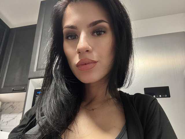 प्रोफ़ाइल की तस्वीर alyonaqueen