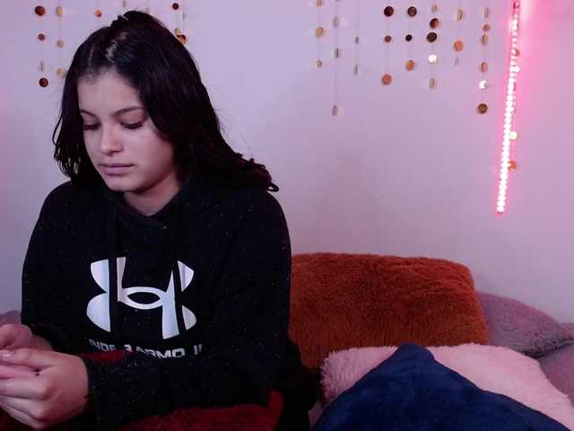 तस्वीरें Ambeer--1 Hi Guys !!! follow me in my twitter: hennessy_amber tip menu tits for 37, ass for 27, twerk for 30, close up pussy for 60, naked for 80, anal for 65, open cam for 20