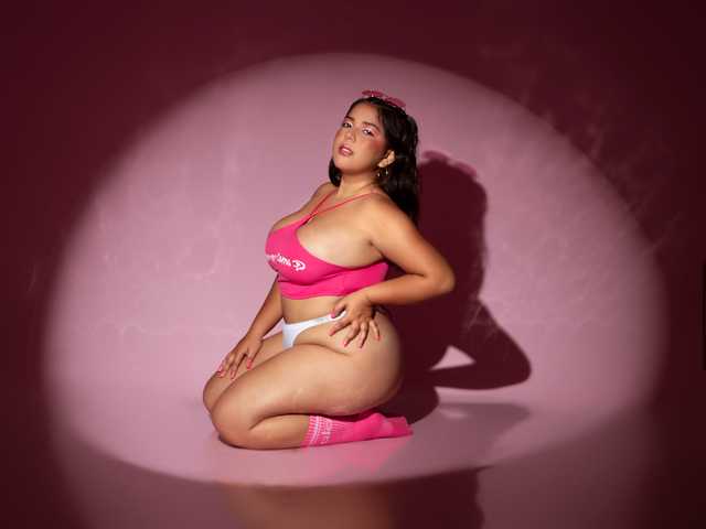 प्रोफ़ाइल की तस्वीर AmberBoobs