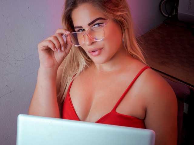 प्रोफ़ाइल की तस्वीर AmeliaAdams