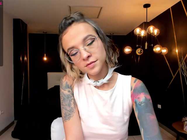 तस्वीरें AmyAddison • How’d you like to start? Cuz I do know how we need to finish, so pleased and wet♥cumshow@goal♥lovense on/640