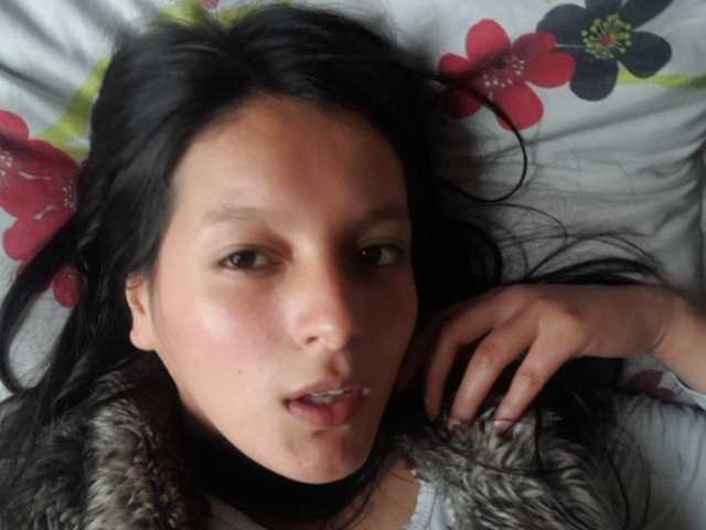 प्रसारण स्क्रीनशॉट Angela-Leyton