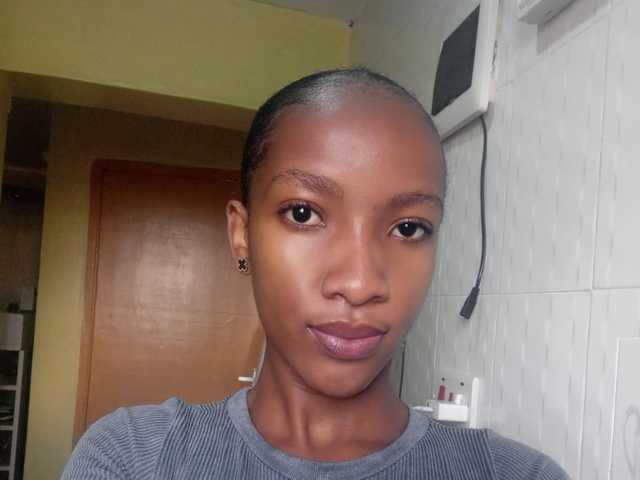 प्रोफ़ाइल की तस्वीर Angydoll