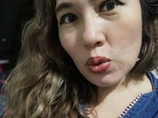 कामुक वीडियो चैट anniejhonson1