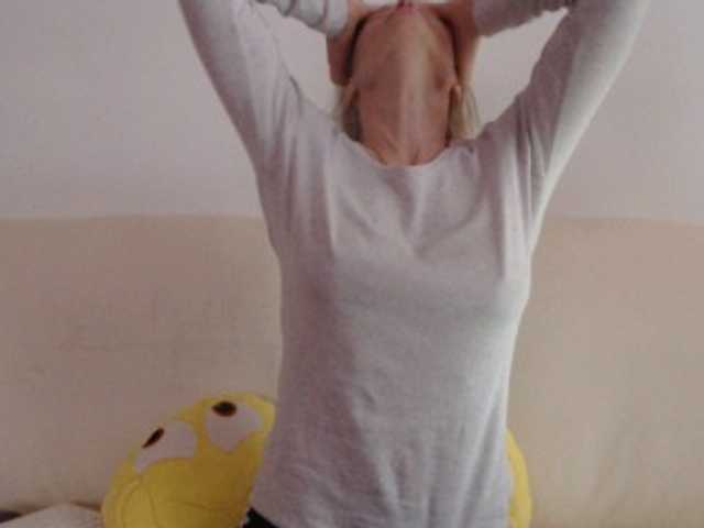 प्रसारण स्क्रीनशॉट Annzhelika