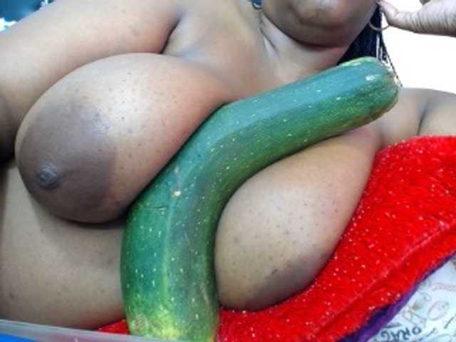 तस्वीरें antonelax #ass #pussy #lush #domi #squirt #fetish #anal deep cucumber #tokenkeno