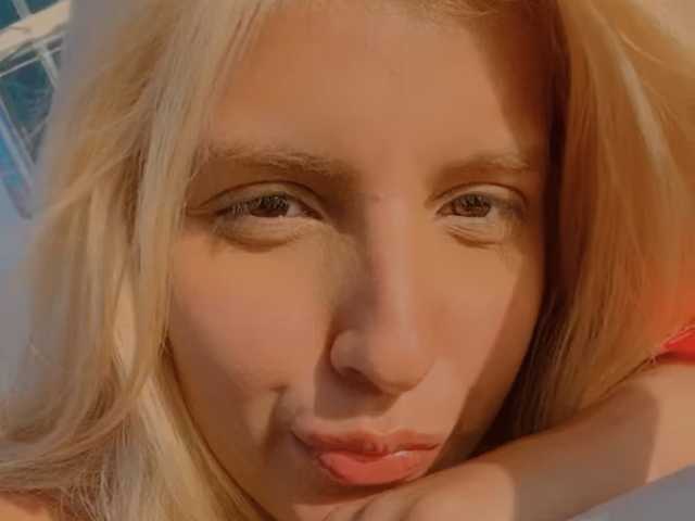 प्रोफ़ाइल की तस्वीर AnyelaRose