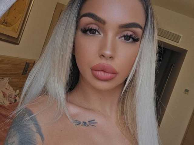 प्रोफ़ाइल की तस्वीर AprilHadid