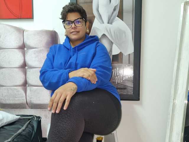 प्रोफ़ाइल की तस्वीर arettaozz