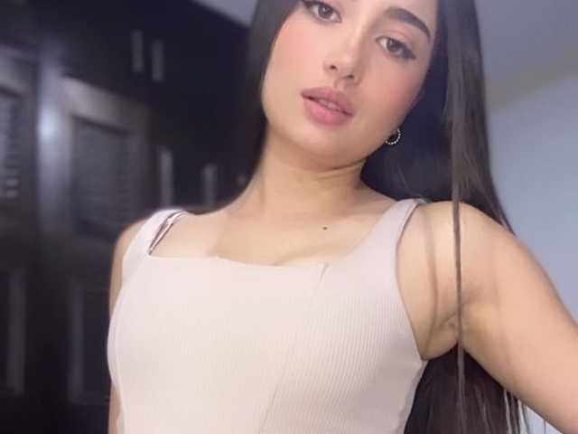 प्रोफ़ाइल की तस्वीर ArianaMonroe