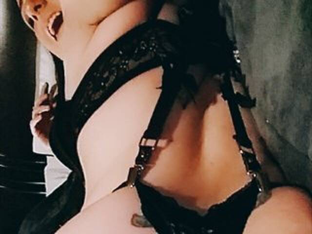 प्रोफ़ाइल की तस्वीर TrickyNikki0