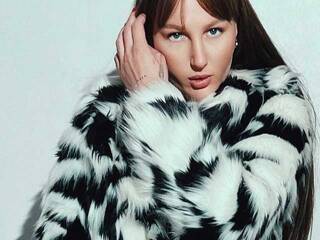 कामुक वीडियो चैट AtanaWillis