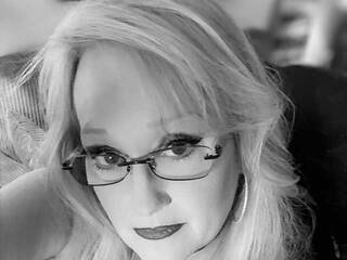 कामुक वीडियो चैट Ava6j74