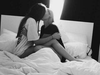 कामुक वीडियो चैट awesomegirlsx