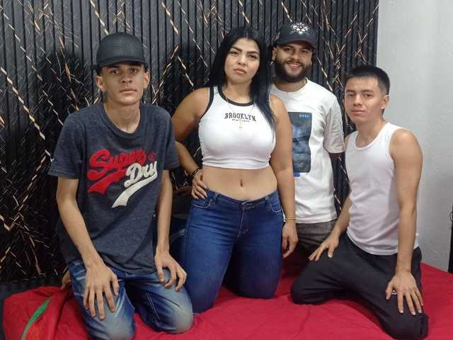 प्रोफ़ाइल की तस्वीर AwesomeSexGroup