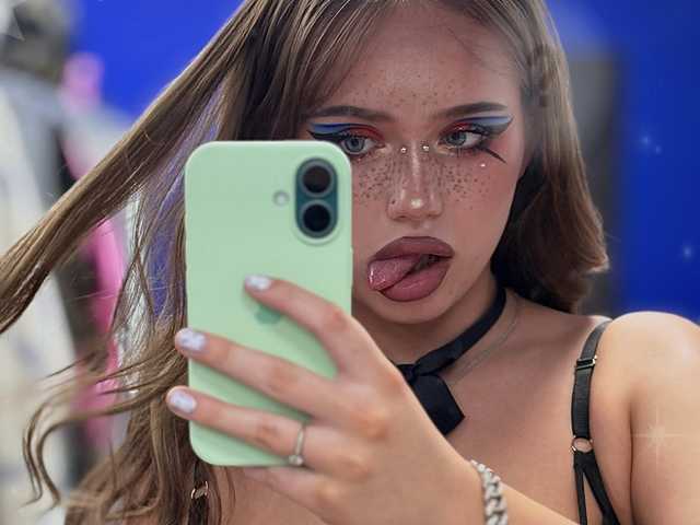 प्रोफ़ाइल की तस्वीर Bamb1-boobs