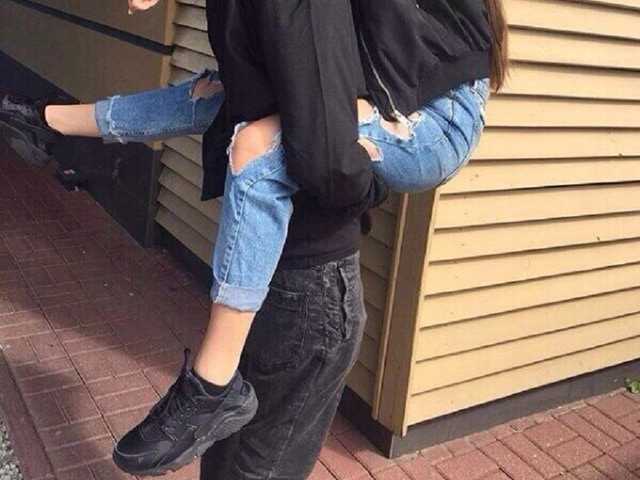 प्रोफ़ाइल की तस्वीर BarbieInBondage