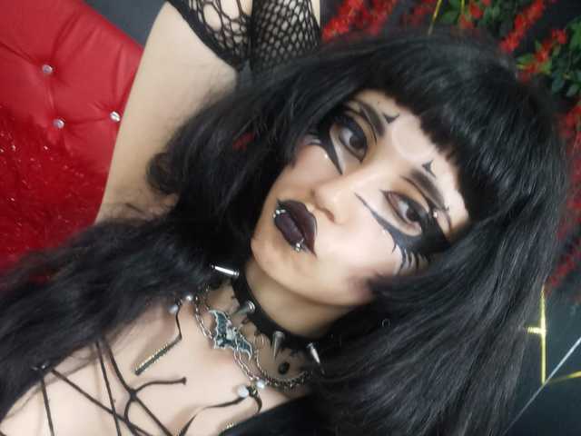 प्रोफ़ाइल की तस्वीर CountessBathory