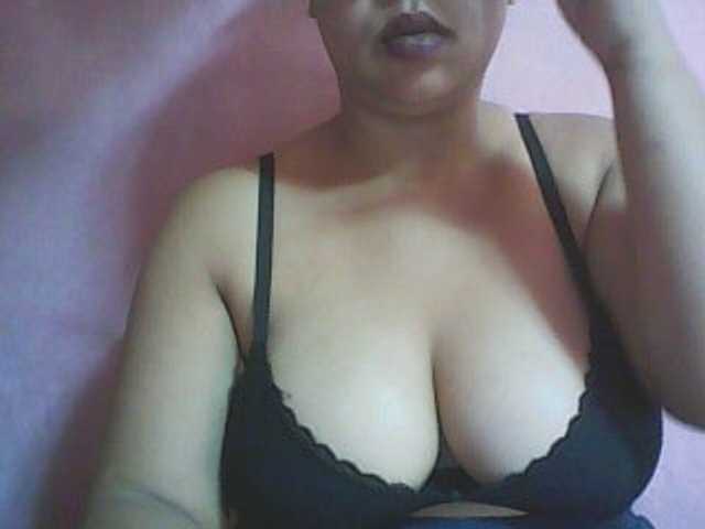 तस्वीरें big-asssexy hi guys!!welcome in my room,u want play with me??? start privat for fun.make me wet and cum for u.kis***iss