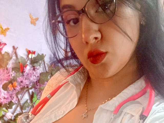 प्रोफ़ाइल की तस्वीर bigboobsrose1