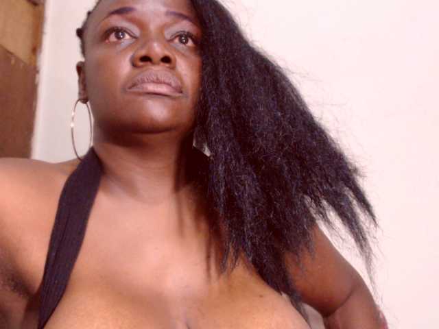 प्रसारण स्क्रीनशॉट BigBustyBlack