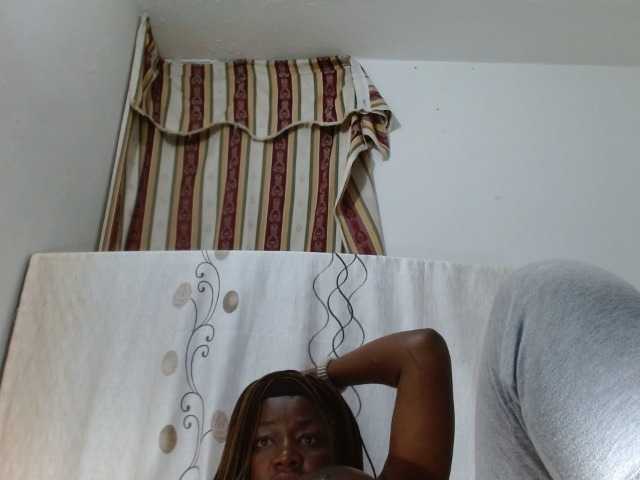 प्रसारण स्क्रीनशॉट BigBustyBlack