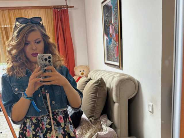 प्रोफ़ाइल की तस्वीर BlondeMaya