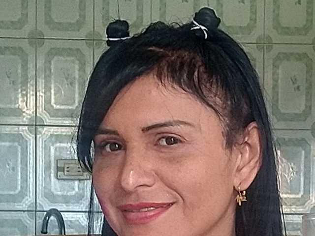 प्रोफ़ाइल की तस्वीर Brinni-22