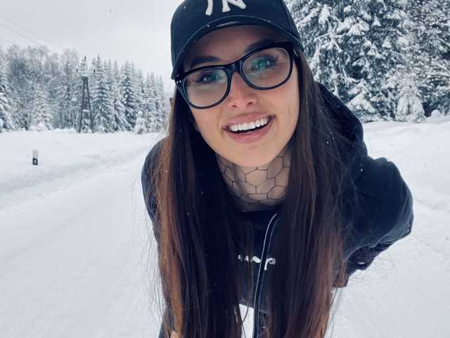 प्रोफ़ाइल की तस्वीर tattooedKika