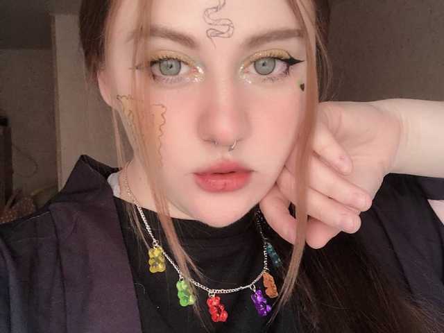 प्रोफ़ाइल की तस्वीर bugss-bunnyy