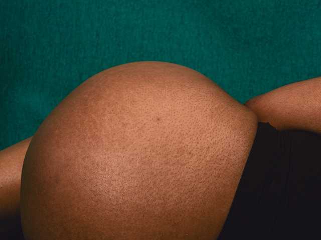 प्रोफ़ाइल की तस्वीर bustyboobsxxll