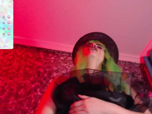 प्रसारण स्क्रीनशॉट caitlin-gomez